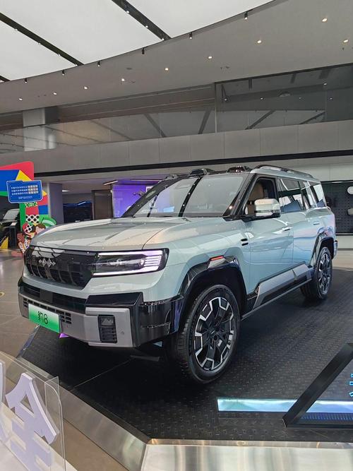 成都220比亚迪方程豹硬派越野的爆款，英菲尼迪35周年与你共成长